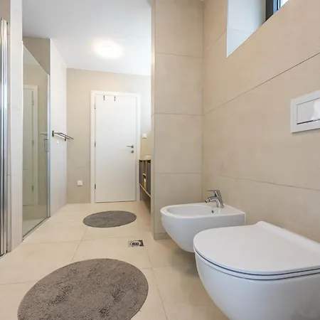 Quadris Penthouse Duplex By Coastflat Appartement
